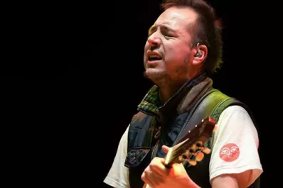 La “Eterna risa” de Bruno Arias trae la fiesta de la Puna