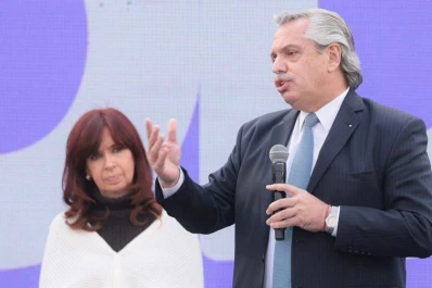 Video: así acaparaba el micrófono Cristina Kirchner durante el discurso de Alberto Fernández