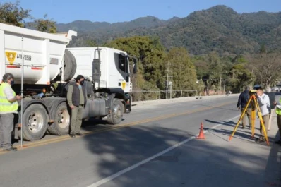 El puente sobre el Río Muerto pasó las pruebas de cargas