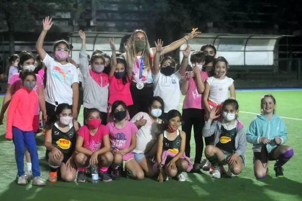 Hockey: Vicky Sauze Valdez, la Leona quedó suelta