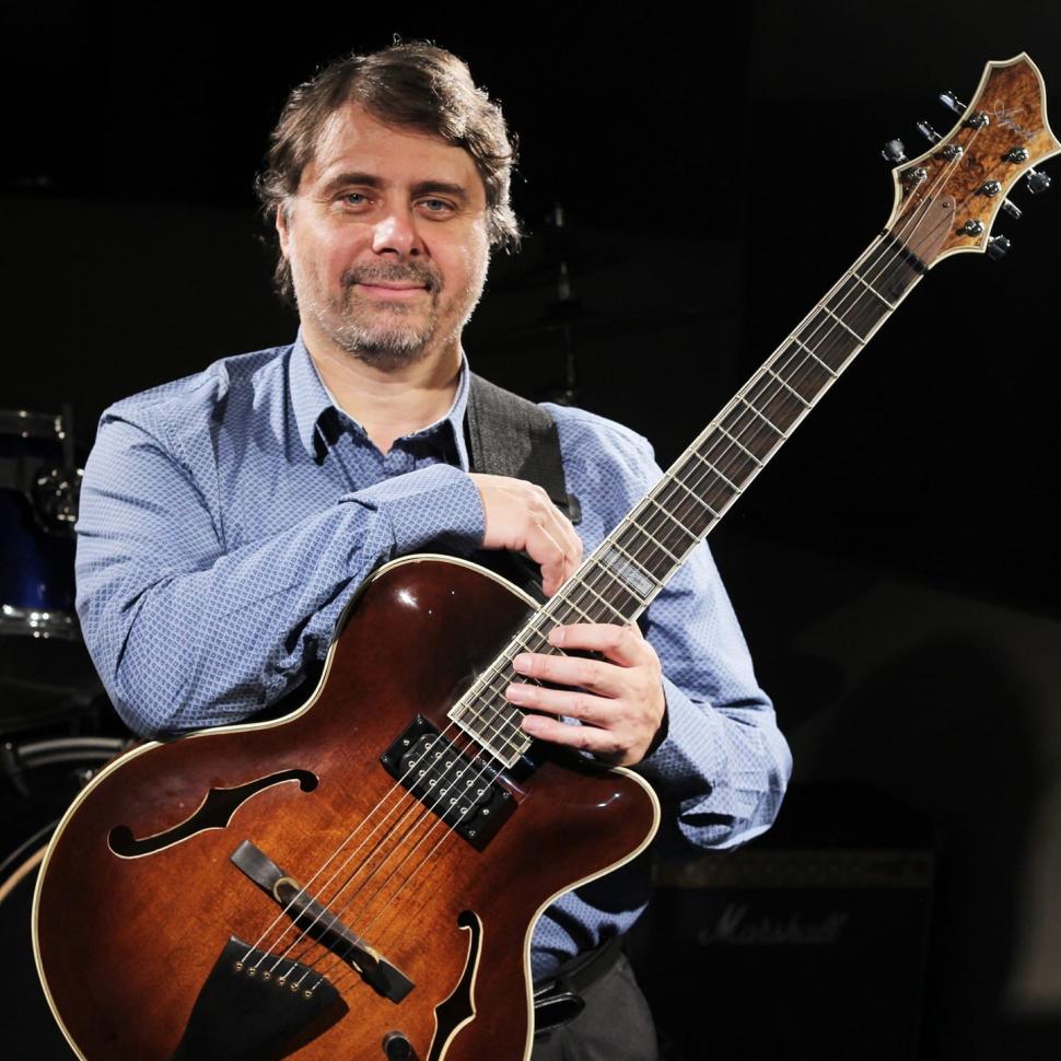 GUITARRISTA. González Goytía acredita larga trayectoria en el jazz.  