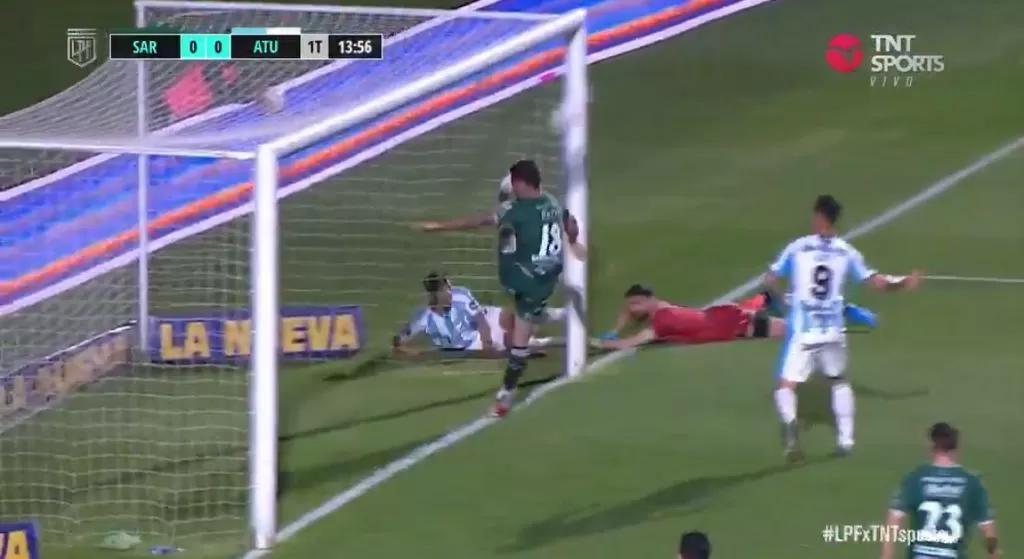 ¿Fue gol del Bebe Acosta? La polémica en el partido de Atlético en Junín