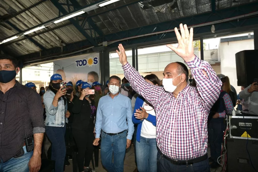 EN CONCEPCIÓN. Manzur encabezó un recorrido de campaña. Foto: Comunicación Pública