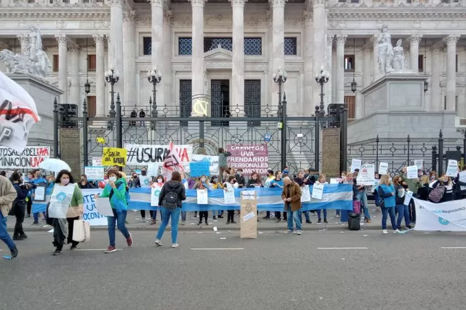 MARCHAS EN TODO EL PAIS. Los hipotecados UVAs pidieron días atrás el fin de los préstamos que se ajustan por inflación. FOTOS TOMADAS DE LOS COLECTIVOS DE AUTOCONVOCADOS