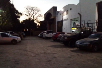 Desalojaron tres fiestas clandestinas y secuestraron 21 autos por alcoholemia en Yerba Buena