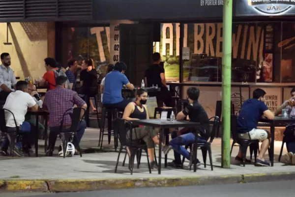 La Capital define mañana hasta qué hora extiende la apertura de bares