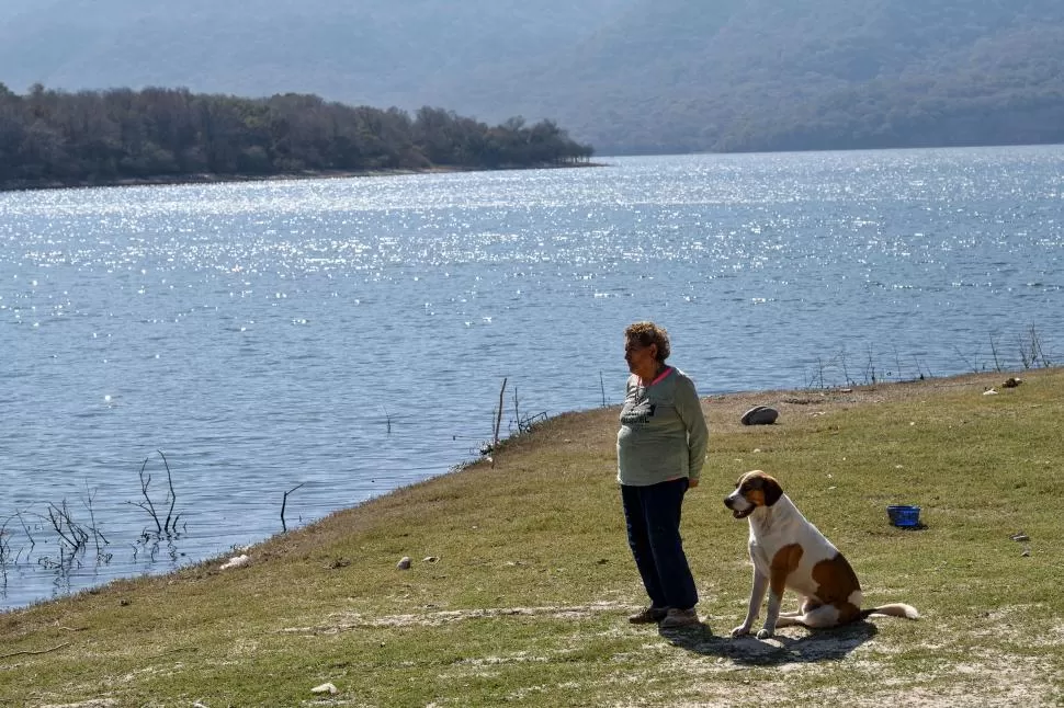 UN PAISAJE ENCANTADOR. Las costas de El Cadillal se transformaron en el tesoro de esa villa turística que necesita orden para seguir creciendo. la gaceta / foto de Ines Quinteros Orio