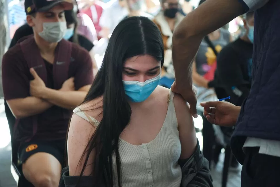 CONTINÚA LA VACUNACIÓN EN LA PROVINCIA. 