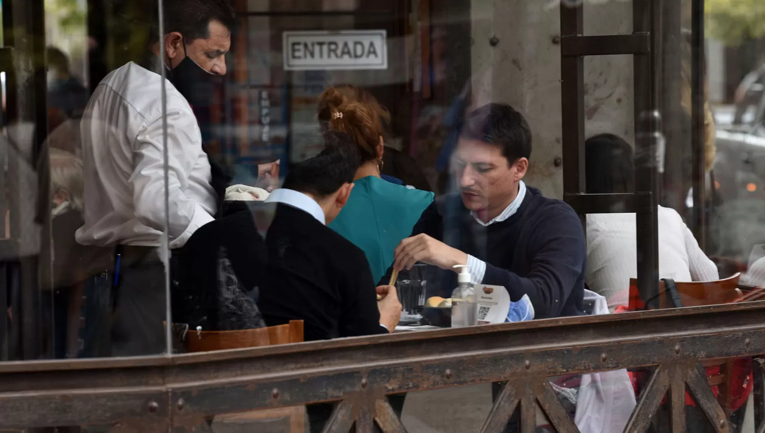 FLEXIBILIZACIÓN. El instrumento municipal habilita la extensión horaria hasta las 4 en los bares y restaurantes. 