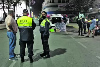Balearon a una mujer frente a la plaza Independencia