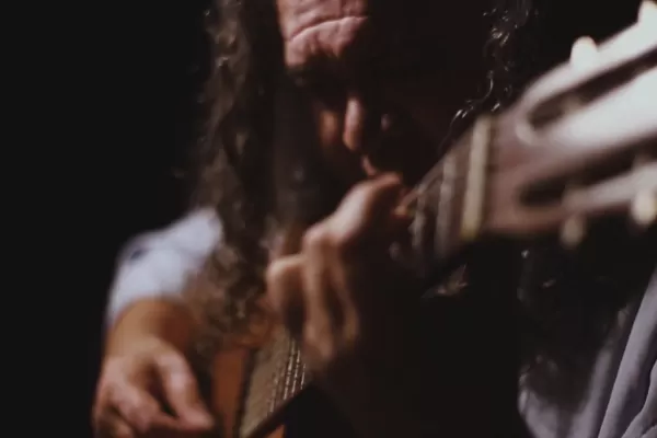 Lucho Hoyos presenta “Intimidad” en el Teatro San Martín