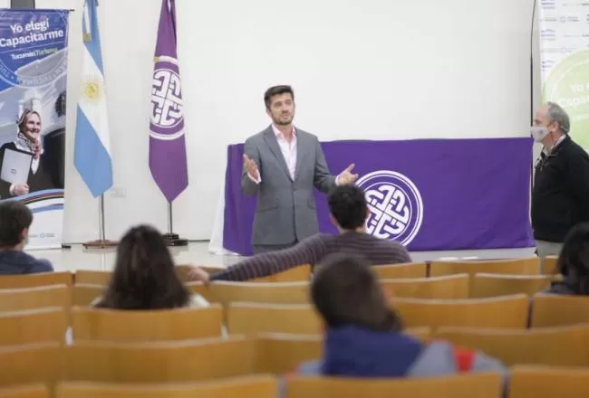 Sebastián Giobellina, durante la capacitación en turismo aventura. FOTO GOBIERNO TUCUMÁN. 