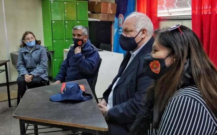 FEDERICO MASSO con los bomberos de LAS TALITAS. 