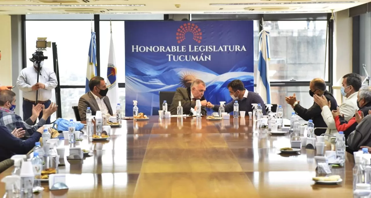 Federaciones deportivas de Tucumán recibieron subsidios para mejorar las instalaciones