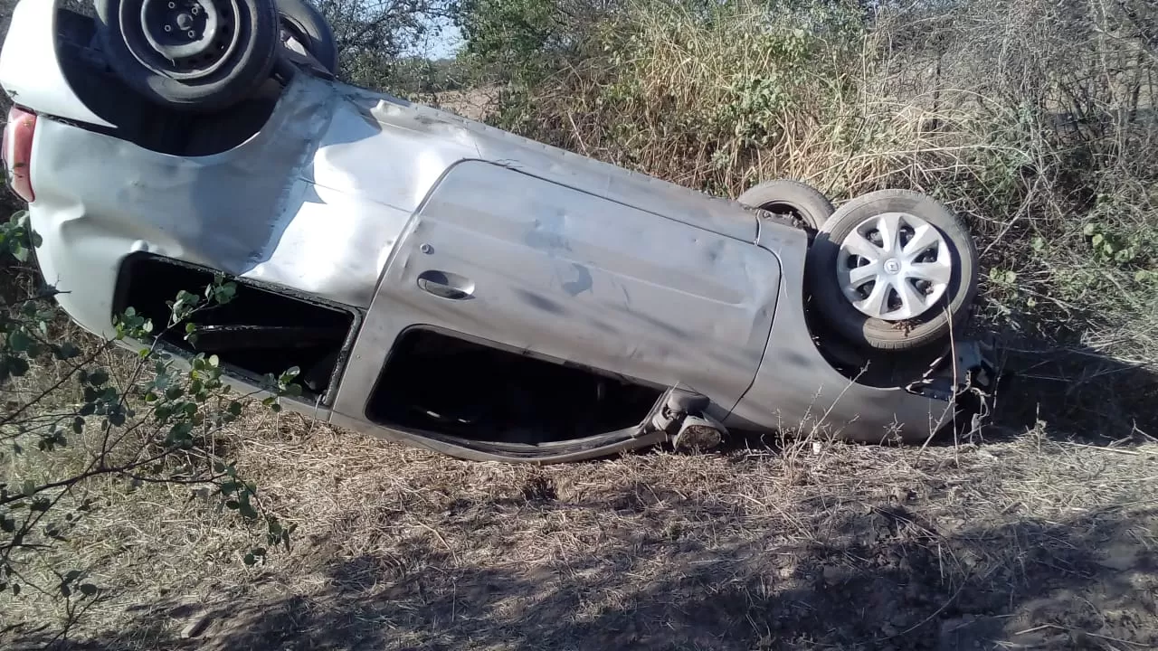 Encontraron un auto dado vuelta sobre la Ruta 341