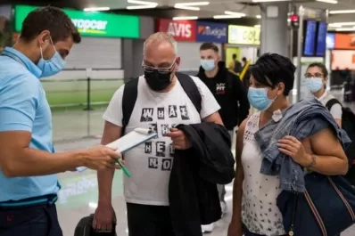 Qué combinaciones de vacunas están habilitadas para viajar a países de Europa y a EEUU