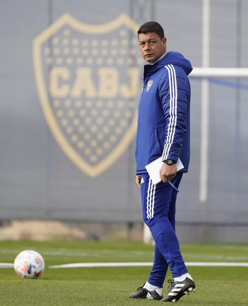 SIN VUELTAS. Battaglia está decidido a cambiar a los jugadores con bajo nivel. 