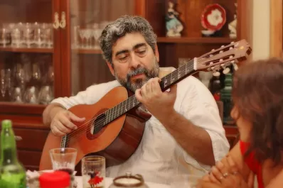 Artistas y canciones se abrazan solidarios en el “Patio hermano” de Gustavo Guaraz