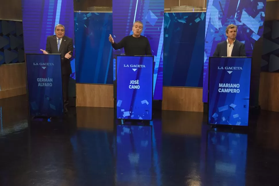 ALFARO Y CANO DIALOGAN SIN MIRARSE, CAMPÉRO PERMANECE AJENO AL ENTREDICHO VERBAL. Los intendentes de la Capital y de Yerba Buena y el diputado nacional protagonizaron un debate por momentos ríspido. 