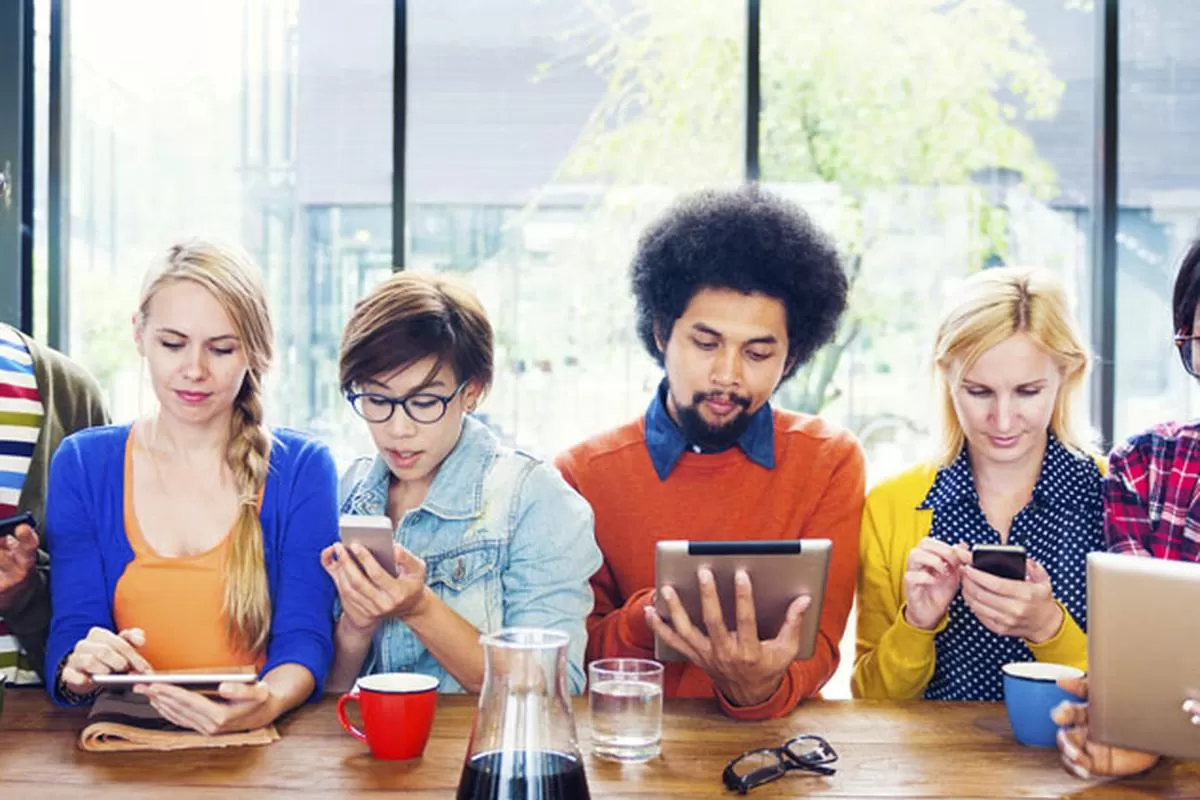 DIFERENCIA. Los centennials son la primera generación de nativos digitales, en cambio, los millennials mayores de 30 años no tuvieron internet de chicos. 