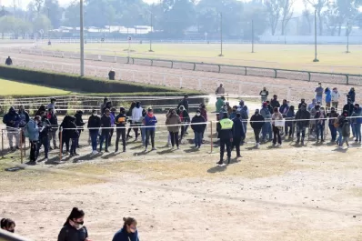 Denuncian a Manzur por compra de votos