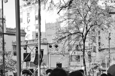 Hermandad y freestyle en la plaza Indepenencia