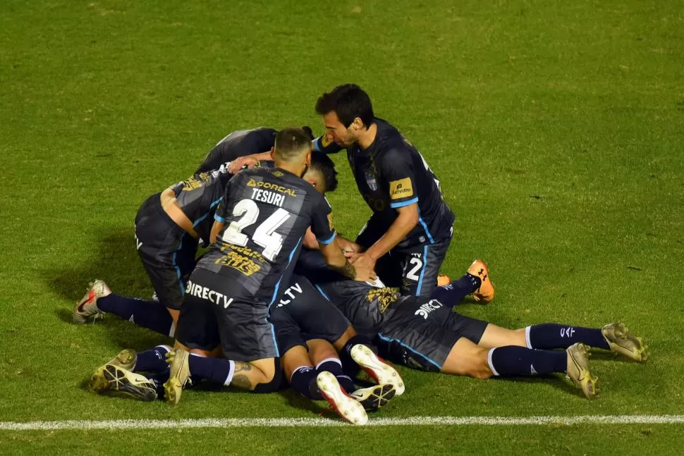 UN CLARO EJEMPLO. El triunfo ante Independiente fue una muestra de lo que vienen siendo los partidos de Atlético: con emociones fuertes en los últimos minutos. LA GACETA / FOTO DE DIEGO ÁRAOZ