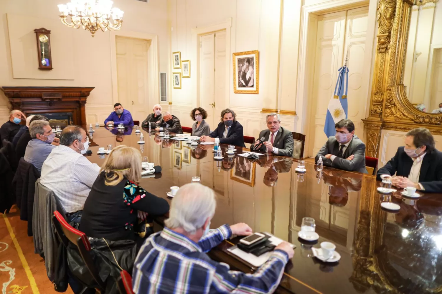 Alberto Fernández se reunió con la cúpula de la CGT