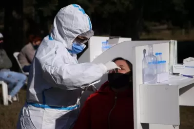 Tucumán arranca la semana con 220 nuevos casos y seis muertes por covid-19