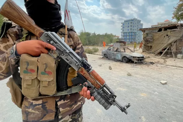 Los talibanes tomarán mañana el control del aeropuerto de Kabul