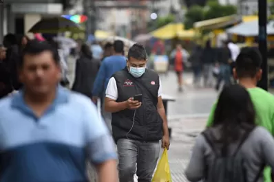 Hay menos de 200.000 casos activos de coronavirus en la Argentina