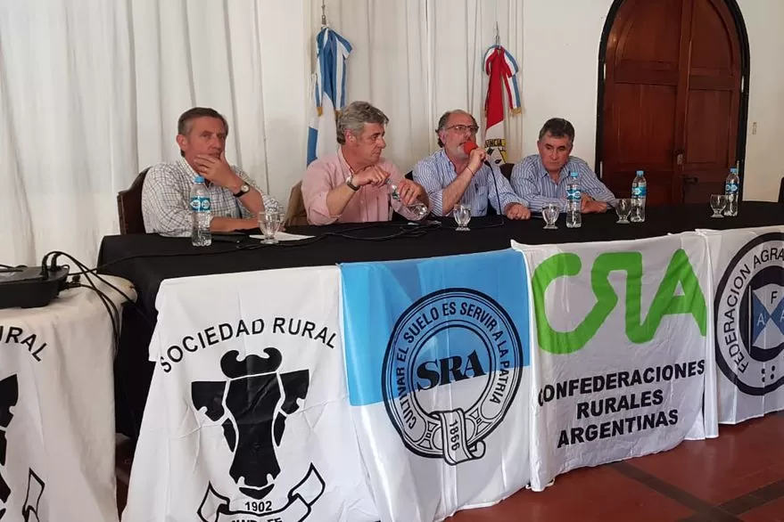Dirigentes de la Mesa de Enlace