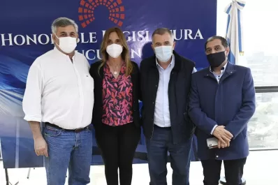 En la capital, Jaldo sumó a dirigentes que respondían a la ministra Vargas Aignasse