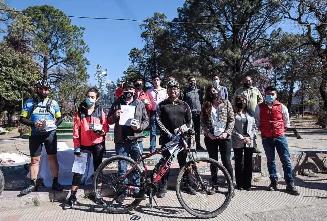 Ciclistas tucumanos ayudarán a medir la calidad del aire en la Capital y en Tafí Viejo 