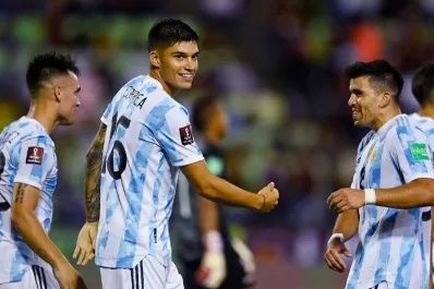 Tres goles en seis días en una semana inolvidable para Correa, el chico 10