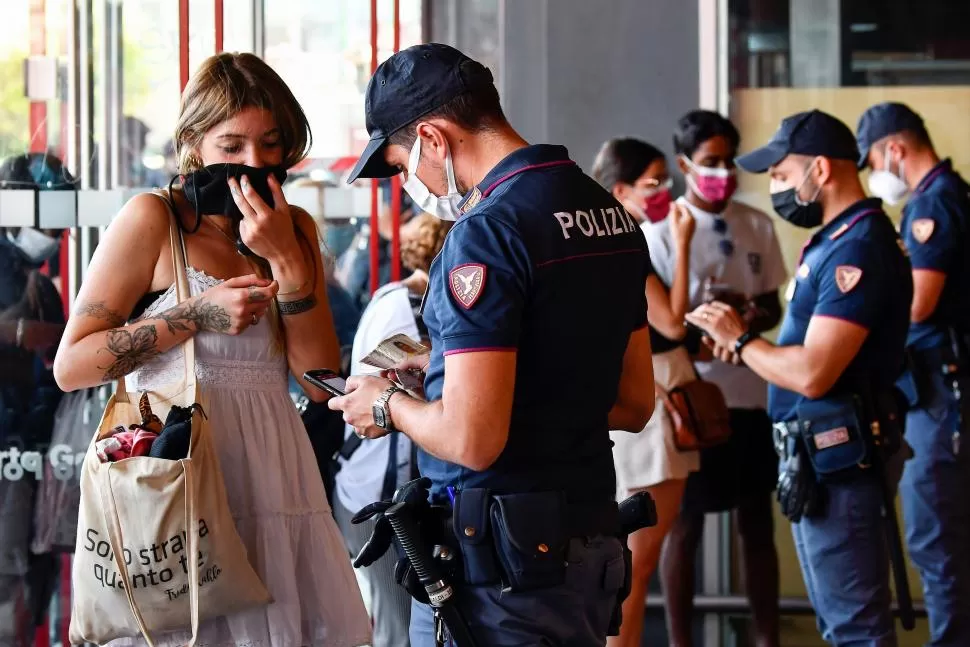 POLÉMICA. El pase sanitario genera debates, incluso en países como Italia, donde hay un alto porcentaje de población vacunada.  