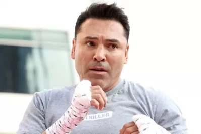 Oscar de la Hoya contrajo coronavirus y deberá posponer su regreso al ring