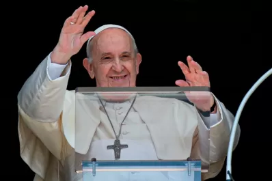 Francisco le pidió al mundo que reciba a los afganos que huyen de los talibanes