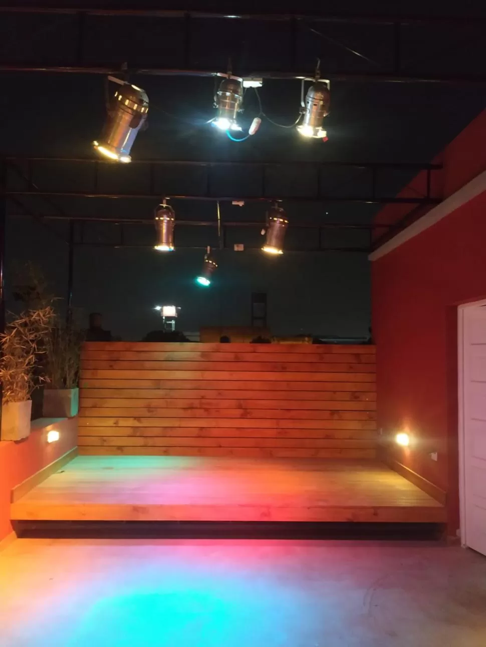 NUEVO LUGAR. El escenario de la Terraza espera en CiTá Abasto de Cultura. 