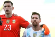 Dibu Martínez viajará a Croacia y se perderá el partido ante Bolivia