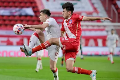 Estudiantes igualó con Argentinos y no pudo acercarse a los punteros