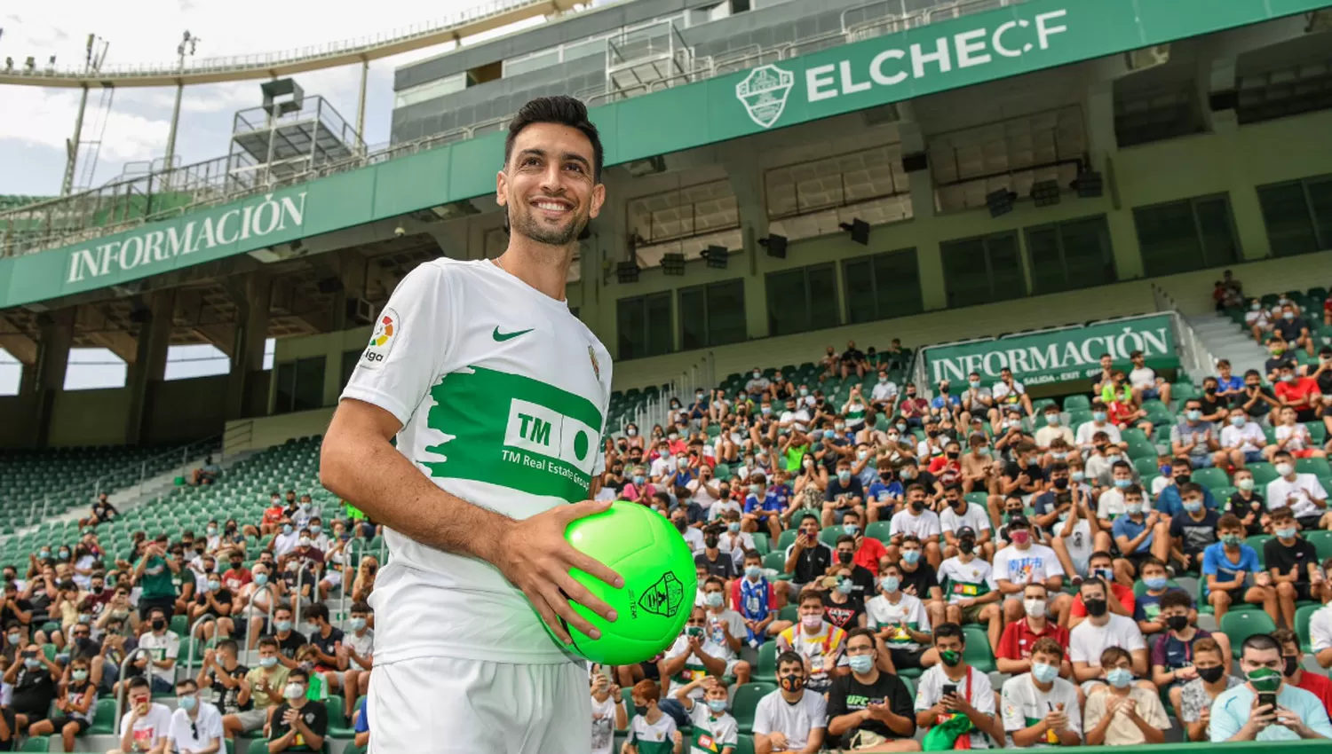 NUEVO CLUB. Pastore jugará en un equipo repleto de argentinos.