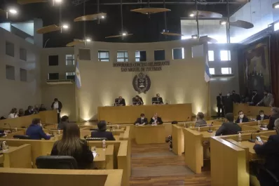 El Concejo no le quita presión a Alfaro por la licencia