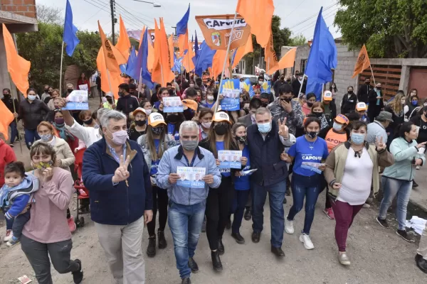 Jaldo recorrió el barrio Diagonal Sur y prometió dar respuestas a los vecinos