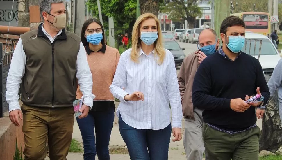 CRÍTICA. La senadora Silvia Elías de Pérez arremetió contra el gobernador, Juan Manzur, durante una recorrida por Yerba Buena.