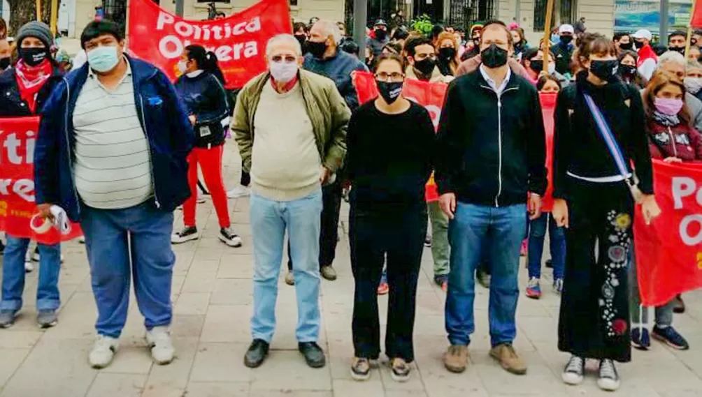 ACTIVIDAD PROSELITISTA. Los candidatos de Política Obrera Daniel Blanco, Alejandra del Castillo y Ariel Osatinsky hablaron durante el acto de cierre de campaña de la fuerza.