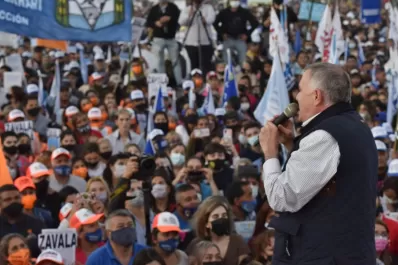 Jaldo: “vamos a dignificar al trabajador de salud, de seguridad y al docente”