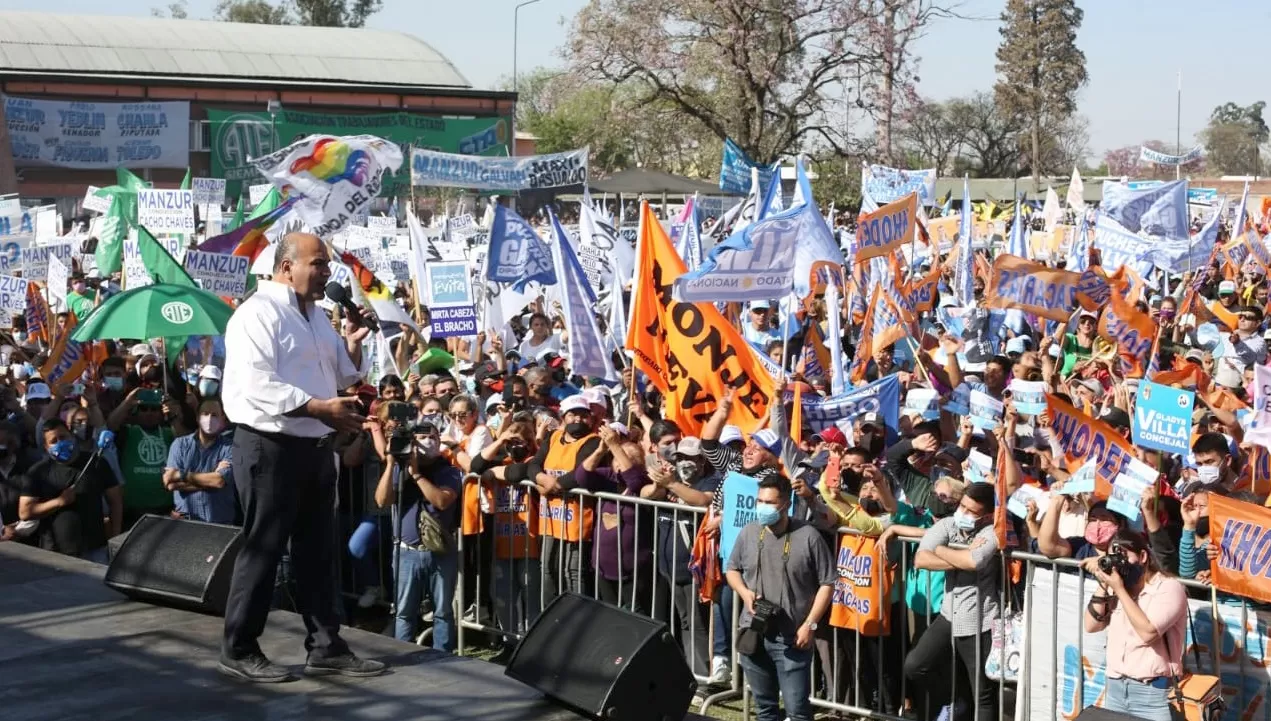 PATRIMONIO. El gobernador, Juan Manzur, reivindicó para su espacio político la dirigencia y la militancia del peronismo del este tucumano.