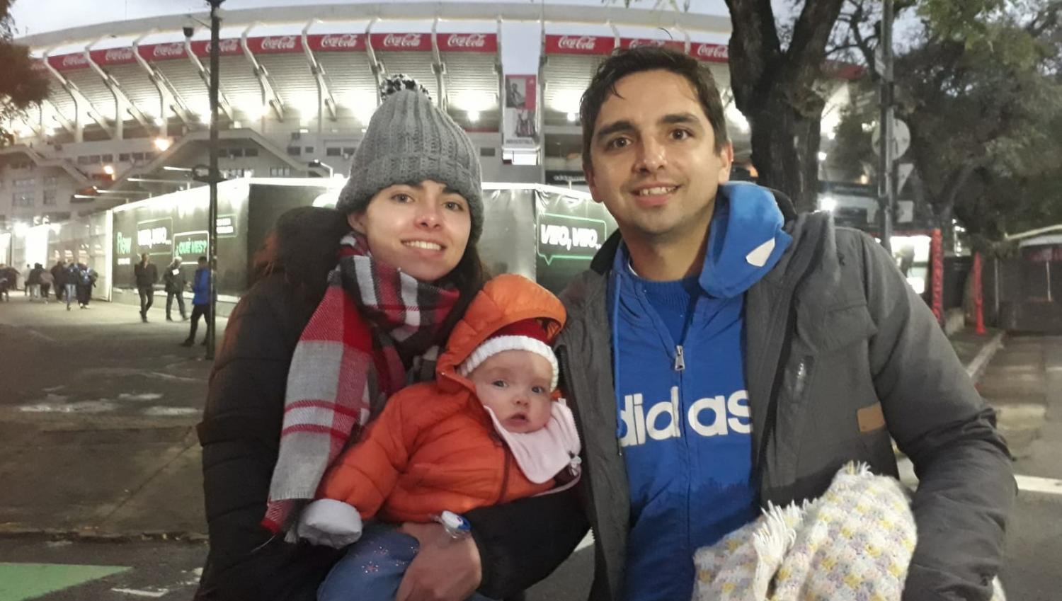 PRESENTES. La pasión por el regreso de la Selección, y del público, al Monumental.