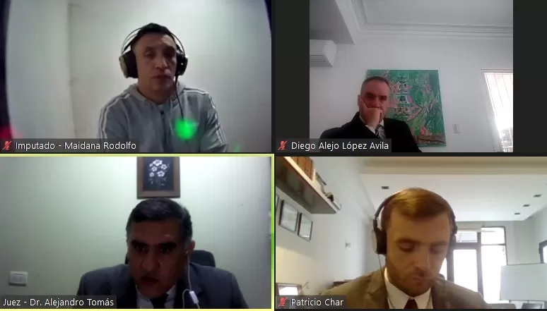 INÉDITA RESOLUCIÓN. El acusado, el fiscal, el juez y el defensor. 